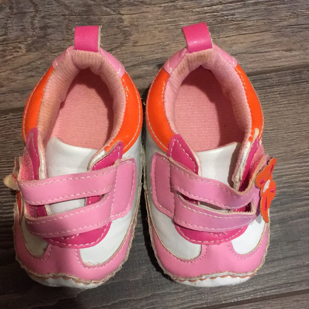 Baby shoes size 6-9 months. Smoke free & pet free